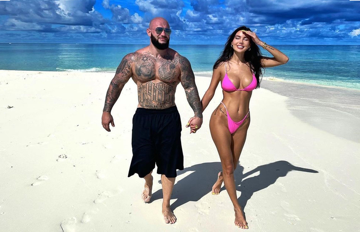 вот его баба