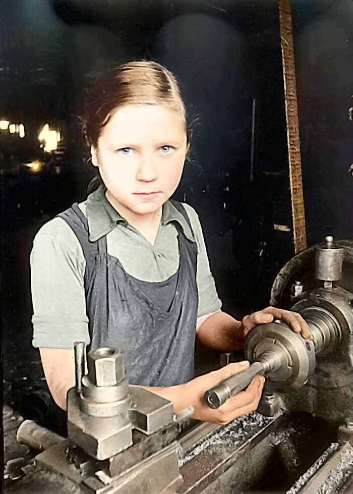 1943 .   , 20 ,  ,  ,   ,  ,  , 