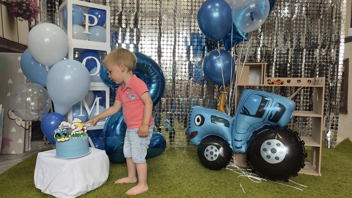 Заказчик остался доволен, тема синего трактора, считаю, раскрыта :)))