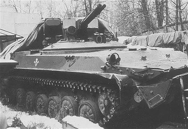 На этом фото пусковая ПТУР еще на месте