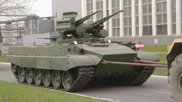 БМПТ Объект 781 вариант А из музея УВЗ. Восстановлена несколько лет назад. Обратите внимание: эта машина вооружена курсовыми пулеметами в надгусеничных полках, а не гранатометами