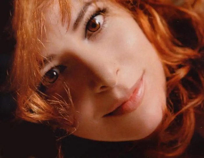 MYLENE FARMER       ,     ... Confession 2025  (Live au Festival de Cannes) New wave, Synthpop, Poprock,  , , YouTube, 