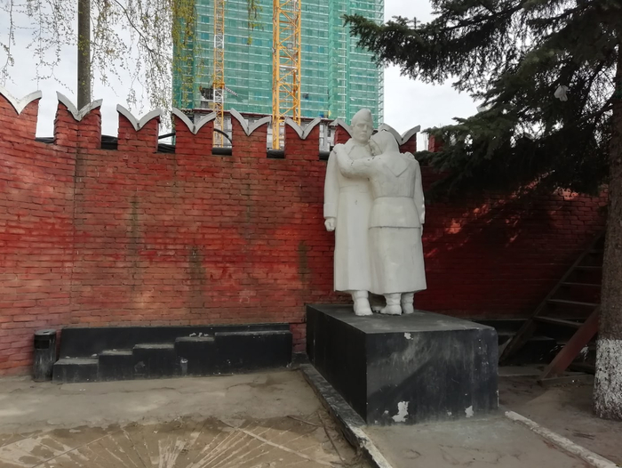 Монумент, оставшийся от части