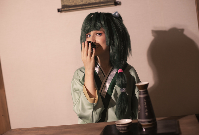 Маомао прибухивает