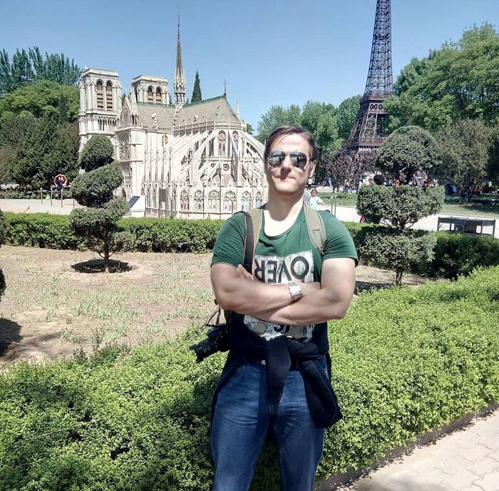 к сожалению, оттуда сохранилась только эта фотка, поэтому терпите моё лицо=)