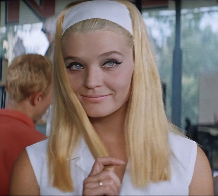 Светлана Светличная в роли Анны Сергеевны - "Бриллиантовая рука"