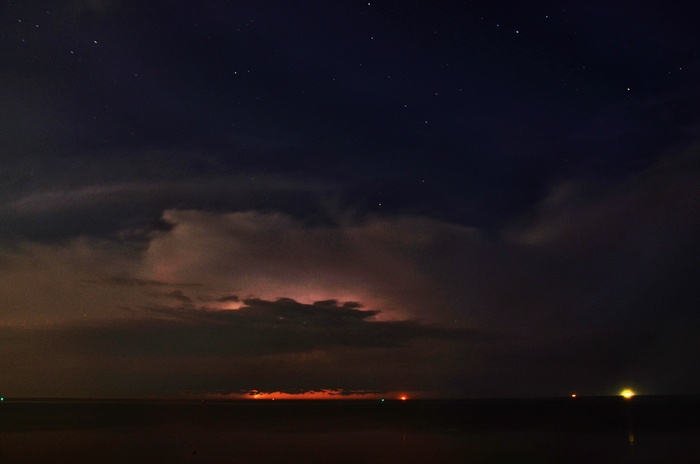 Еще немного зарниц, но уже на фото