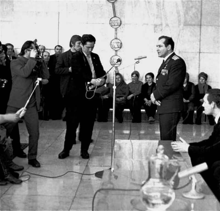 1972 год. 4-5 февраля. В гостях у братчан летчик-космонавт 2 Герой Советского Союза Г. С. Титов.