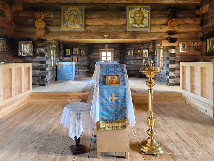 Внутри храма