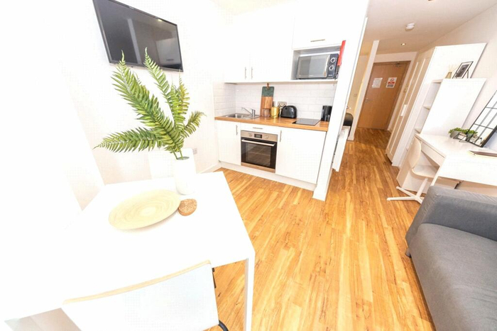 <a href="https://pikabu.ru/story/dorogoe_li_v_britanii_zhile_13176231?u=https%3A%2F%2Fwww.rightmove.co.uk%2Fproperties%2F150356279%23%2F%3Fchannel%3DRES_BUY&t=https%3A%2F%2Fwww.rightmove.co.uk%2Fproperties%2F150356279%23%2F%3Fchannel%3DRES_BUY&h=539890ccdd14bb5840ac8fe7eba3d75157ef9717" title="https://www.rightmove.co.uk/properties/150356279#/?channel=RES_BUY" target="_blank" rel="nofollow noopener">https://www.rightmove.co.uk/properties/150356279#/?channel=RES_BUY</a>