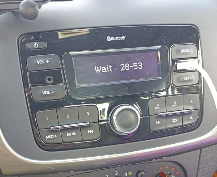 Временная блокировка магнитолы Рено Дастер