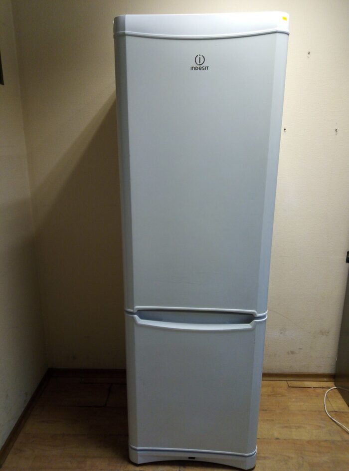  Indesit: , ,   