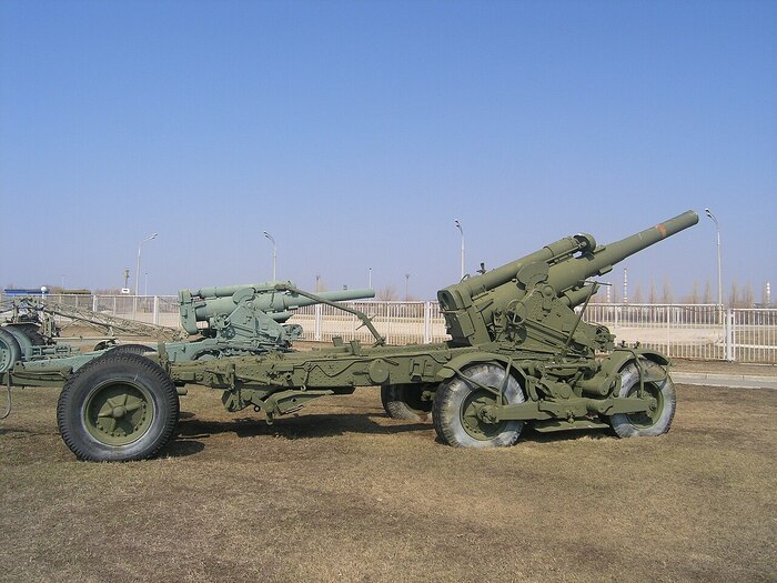 Версия Б-4М на колесном лафете