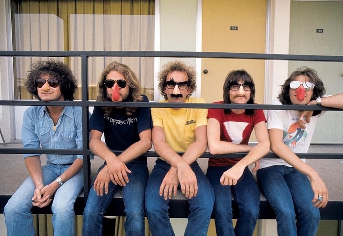 Кто угадает группу, тому мегареспект. Место и время съемки - Эдвардсвилл, штат Иллинойс, 1975.