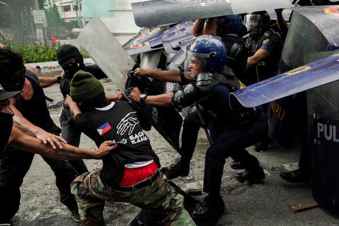 Зумеры взбунтовались теперь и на Филиппинах