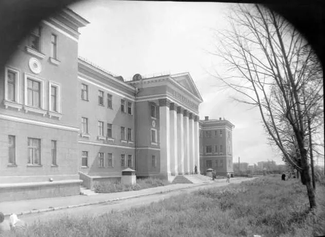 ����������� �8, 1954 ���