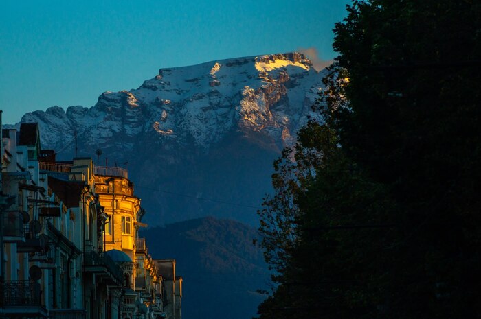 Снято на телевик, конечно, но и вживую очень красиво.