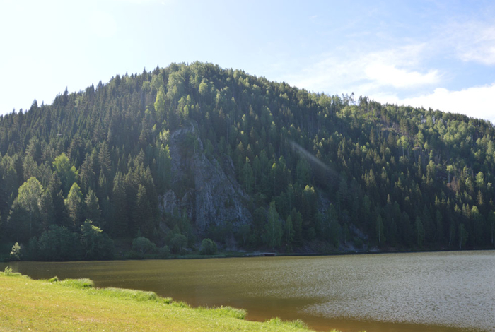 Пруд в городе Сим