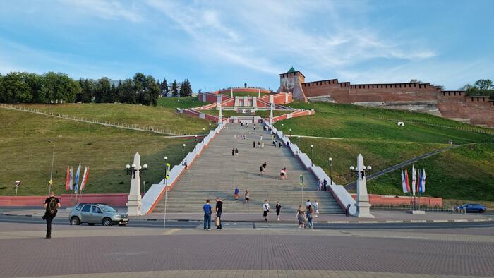 От видов сверху – к променаду внизу. После всех подъемов и спусков, 560 ступеней вниз – это уже просто приятная прогулка.