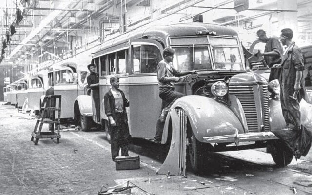 Сборка автобусов ЗиС-16