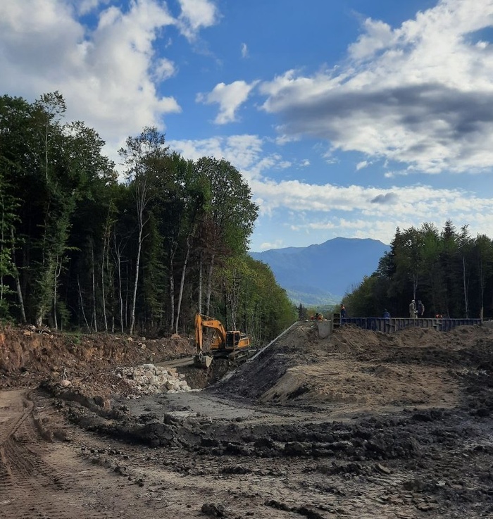 процесс спорится в профессиональных руках дорожных мастеров