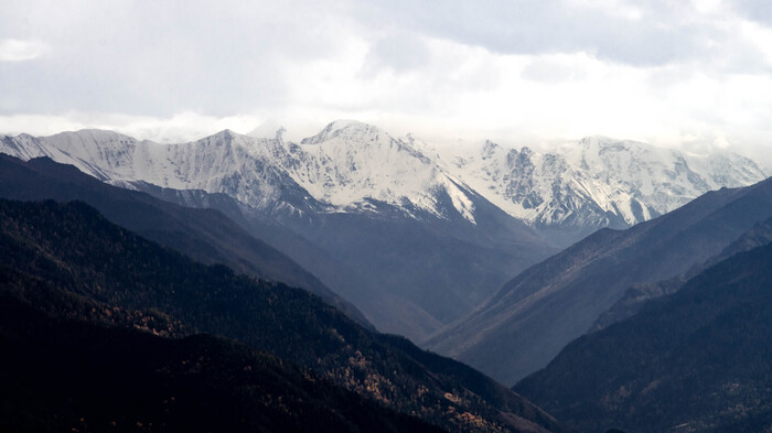 Белуха — это крупнейшая горная вершина России и Сибири, имеющая две вершины: Восточную (4506 м) и Западную (4435 м). 