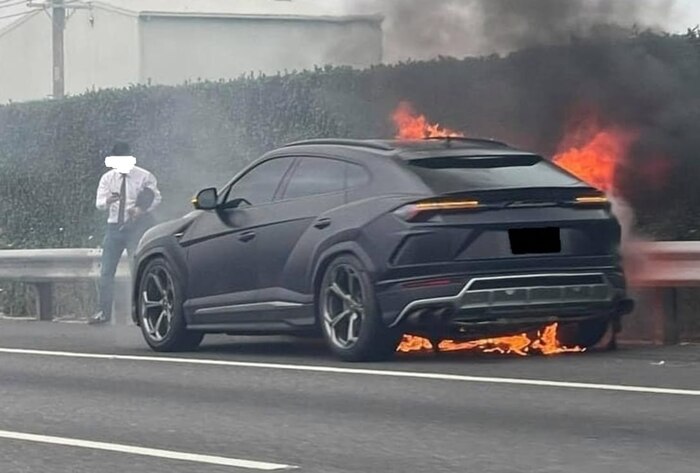  Lamborghini Urus      