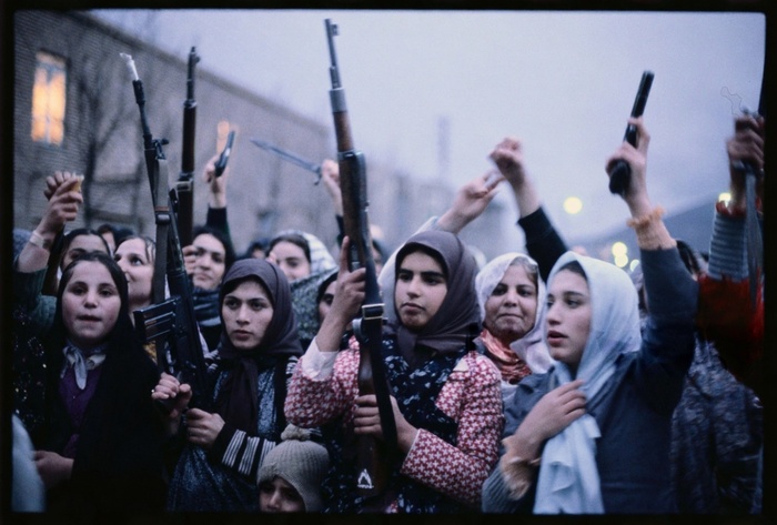 Группа курдских женщин-повстанцев, 1980 год. Фото Мишеля Сетбуна.