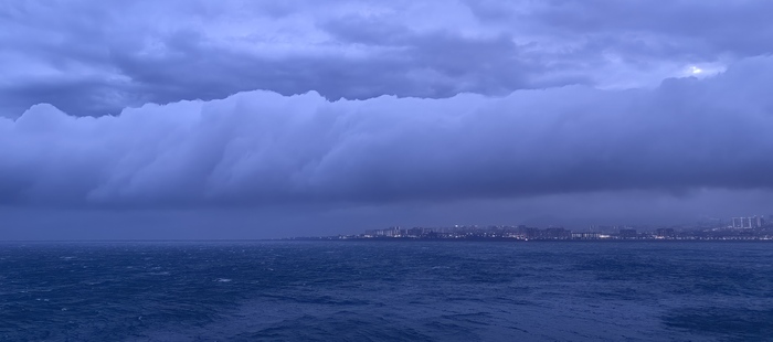 Что-то надвигается...