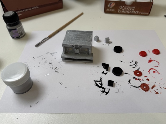 А мог бы работать маляром на Автовазе...