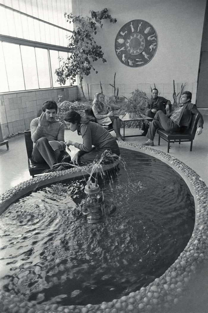 Уголок отдыха для работников Бакинского завода бытовых кондиционеров, 1982 год