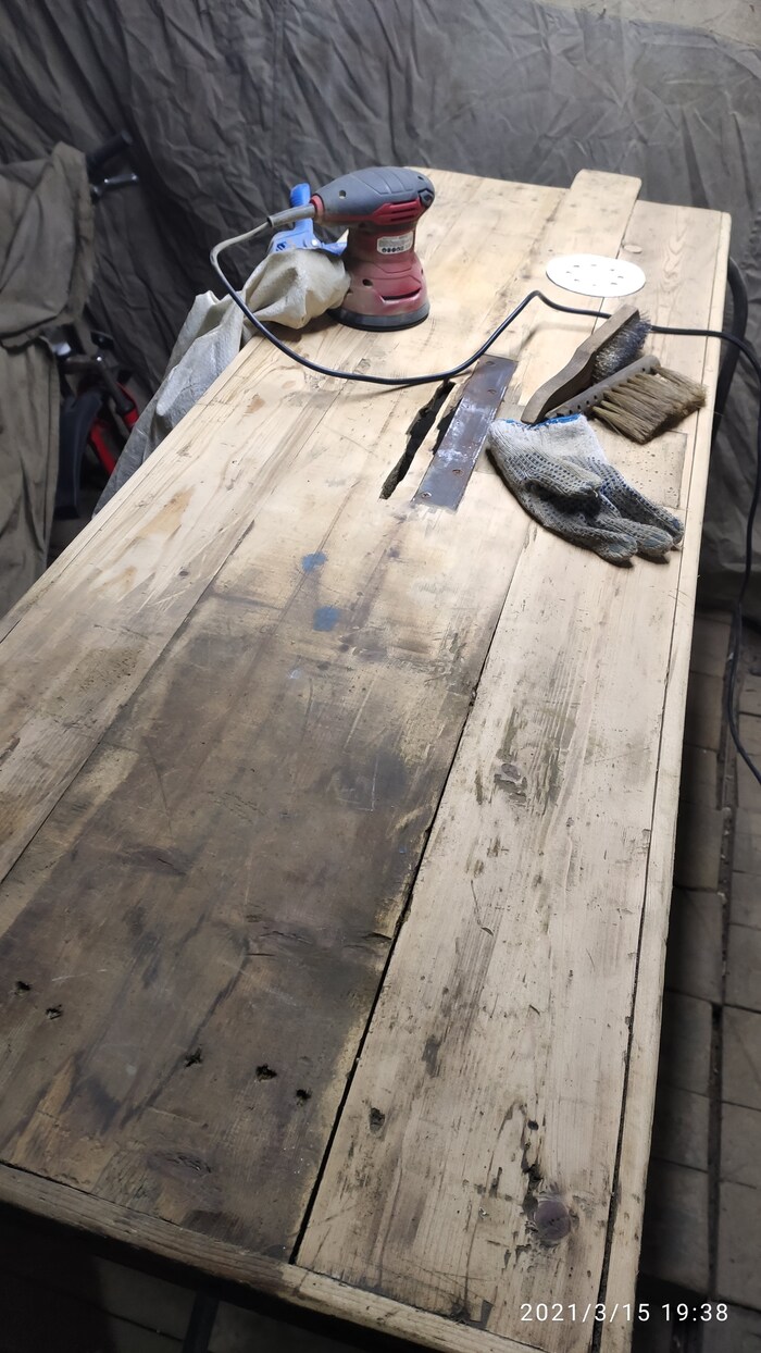 Первый рабочий стол в гараже, который дал занять коллега с работы