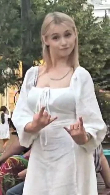 Response to the post Rammstein with his daughter on the street - Group Night, Rammstein, Street musicians, Voice, Crimea, Singing, The singers, Video, Vertical video, Short videos, Reply to post