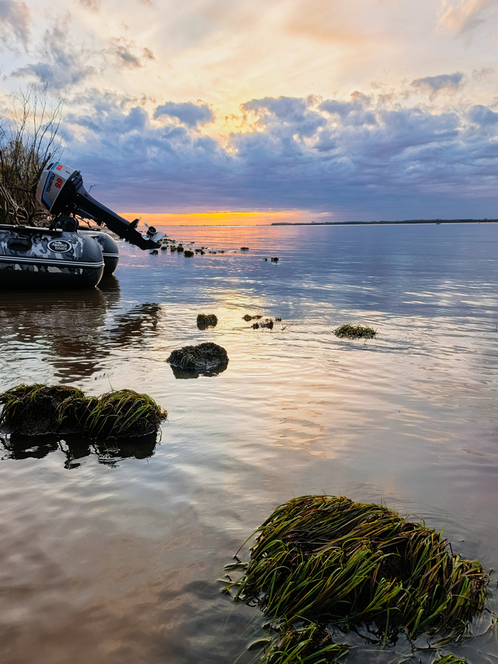 Вечер на реке Амур