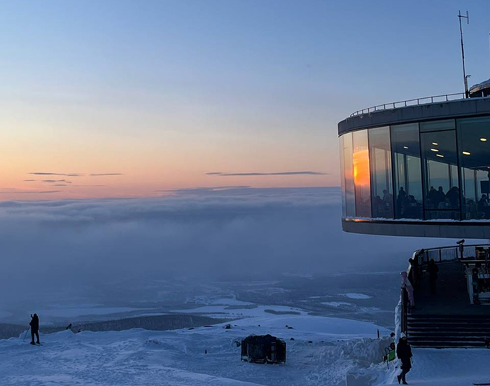 Ресторан Плато на вершине склона