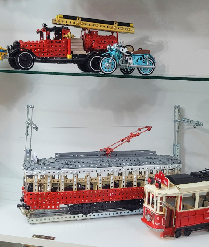 Зис-5, Иж Юпитер-2, Дзержинский трамвай из металлического конструктора, проволоки, резины и картона