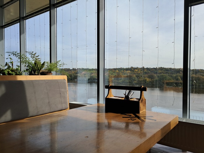 Вид на реку Ока из окна панорамного ресторана