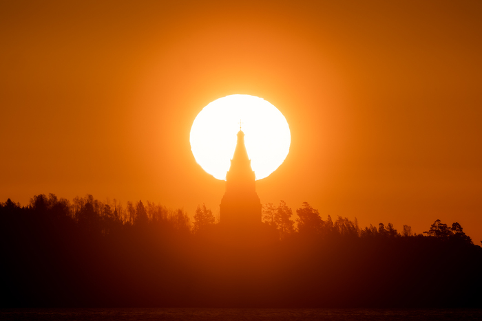 Авраамиевский скит Валаамского монастыря на рассвете