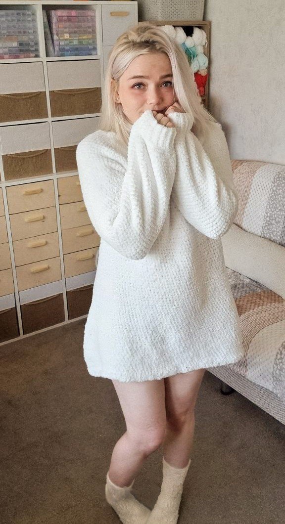 Показываю кофту на себе по просьбам