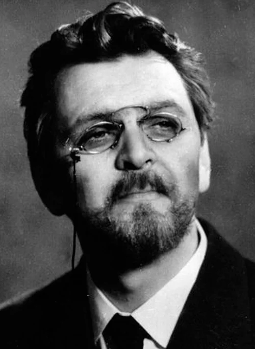 Юрий Яковлев в роли Антона Чехова. Фильм «Насмешливое мое счастье» (СССР, 1975) Юрий Яковлев в роли Антона Чехова. Фильм «Насмешливое мое счастье» (СССР, 1975)