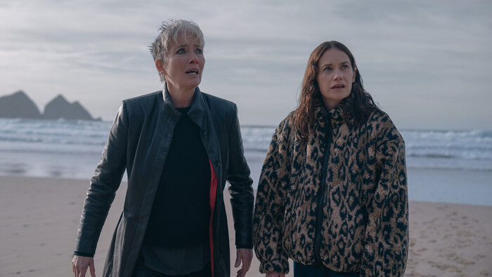 Кадр сериала "Вниз по дороге к кладбищу"