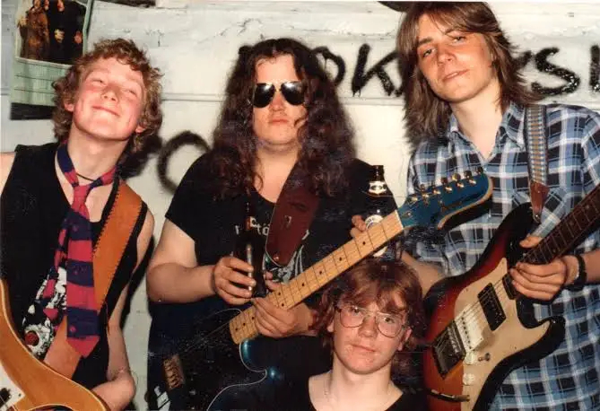 Ответ на пост «Сильно корёжит»