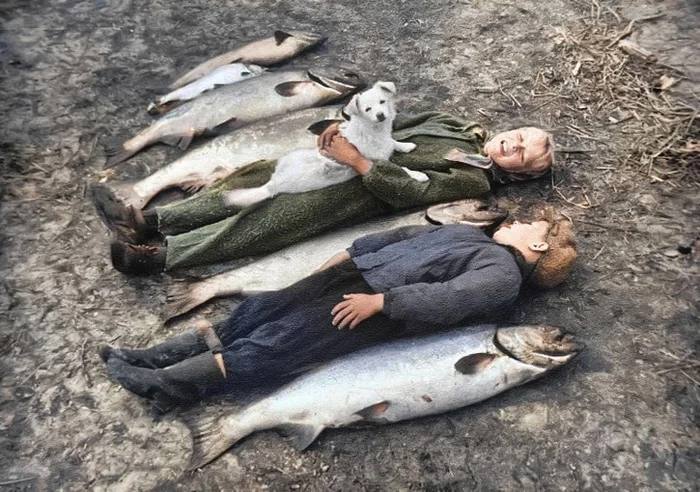 Улов чавычи в реке Утка (впадает в Охотское море). Камчатская область - Усть-Большерецкий район, 1966 год