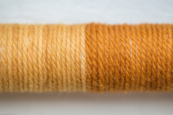 Шерсть, окрашенная чагой. Фото с сайта <!--noindex--><a href="https://pikabu.ru/story/gribyi_chaga_13320420?u=http%3A%2F%2Fmycology.su&t=mycology.su&h=f42f7efd71b3724af0b292cbc21725f71ea72cfd" title="http://mycology.su" target="_blank" rel="nofollow noopener">mycology.su</a><!--/noindex-->.