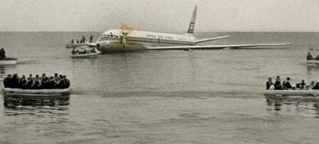 DC-8    -,   