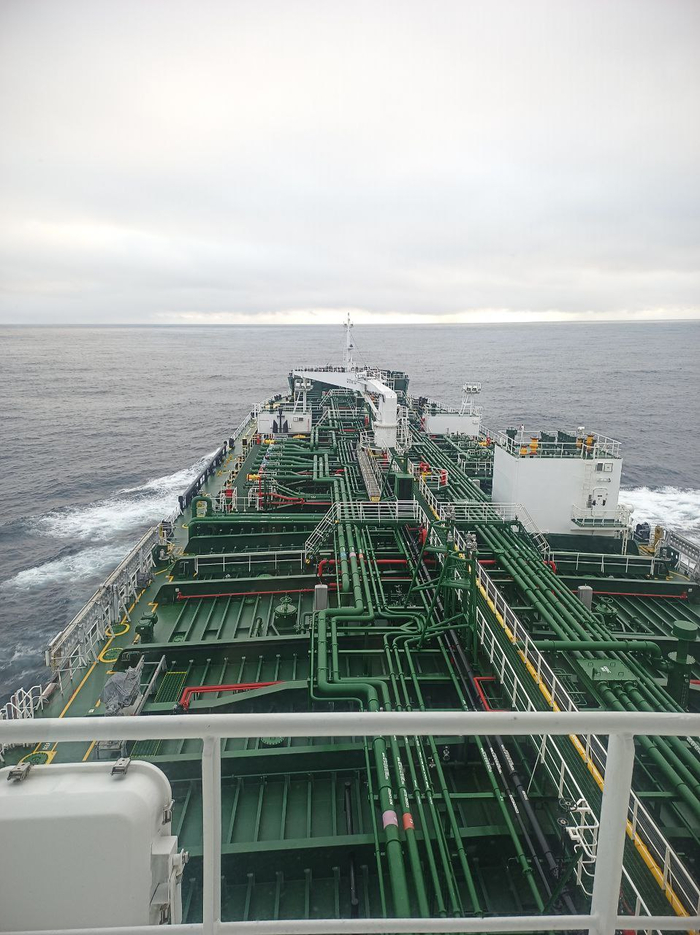 Зарплата в море