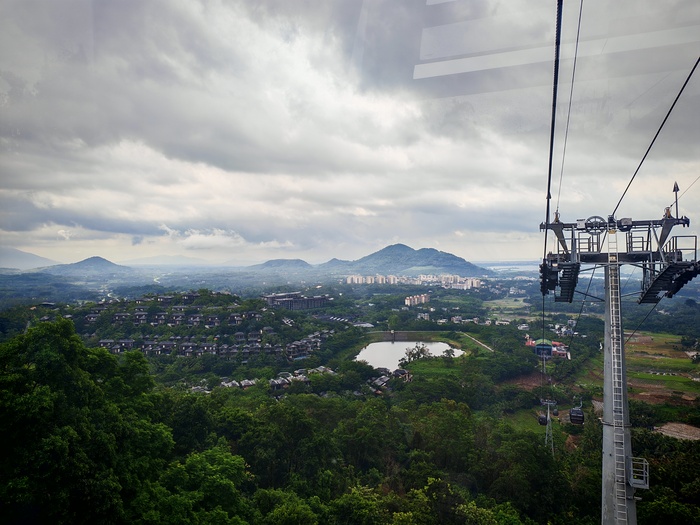Канатка в тропическом лесу Янода
