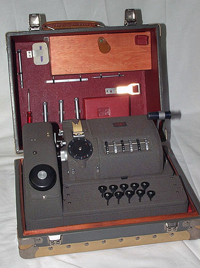Шифровальная машина CX-52 от Crypto AG. Фото: Public domain, via Wikimedia Commons