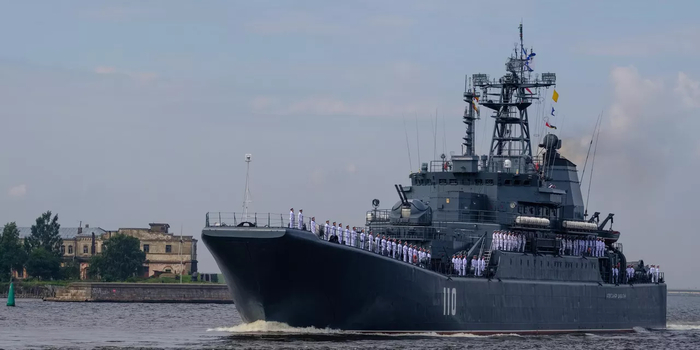 "Александр Шабалин" - большой десантный корабль проекта 775. Место базирования. Балтийский флот.