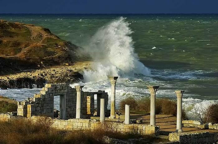 Не помню откуда у меня эта фотка, но она кочует у меня из телефона в телефон почти 10 лет. Автор не я)